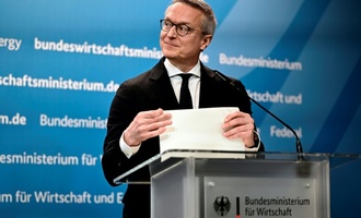 Digitalminister Wildberger: Arztüberweisung auf Papier wird bald Geschichte sein