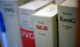 Brüder wegen mutmaßlichen Rachemords in Berlin vor Gericht