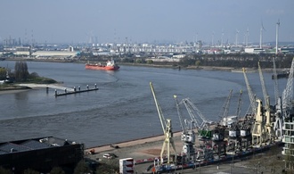 Leck auf Chemietanker: Zahlreiche Arbeiter im Hafen von Antwerpen im Krankenhaus