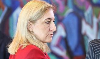 Warken kündigt weitere Sparmaßnahmen im Gesundheitswesen an