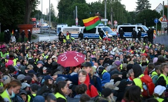 Gewalt gegen Journalisten bei Protesten gegen AfD-Parteitag: Verdächtige identifiziert