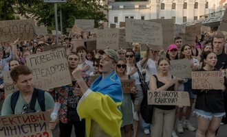 Erneut Proteste in Kiew nach Ablösung von beliebtem Verteidigungsminister