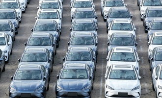 Deutsche Autoexporte nach China brechen ein - Auch weniger Maschinen ausgeführt