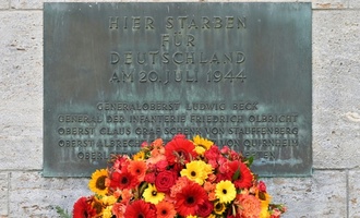 Leiter von Buchenwald-Gedenkstätte kritisiert AfD-Kranz bei Stauffenberg-Gedenken