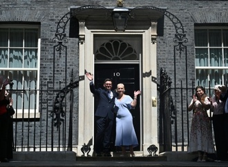 Neuer britischer Premier besetzt vor erster Kabinettssitzung Ministerposten neu