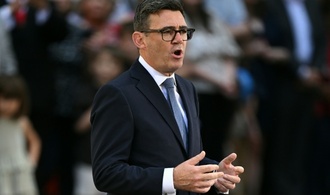 Neuer Premier Burnham kappt Stromsteuer für britische Haushalte