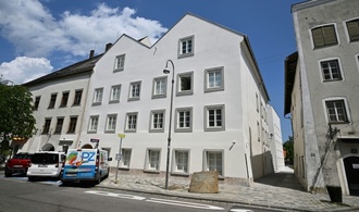 Polizeistation in Hitlers Geburtshaus in Braunau eröffnet - umstrittenes Projekt
