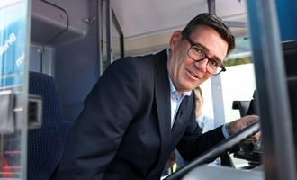 Neuer britischer Premier Burnham kündigt Steuersenkung für Pubs an