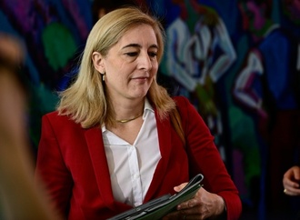 Berichte: Warken soll Kanzleramtschefin werden, Linnemann neuer Gesundheitsminister
