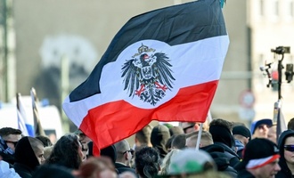 Zahl von Rechtsextremisten in Baden-Württemberg steigt - Szene zunehmend jünger