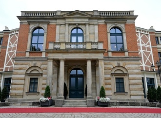 Merz und Merkel auf dem Grünen Hügel: Bayreuther Festspiele beginnen