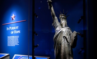 Trump ordnet Warnschilder vor US-Geschichtsmuseum in Washington an