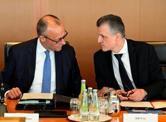 Kabinettsumbildung vollzogen - Merz-Vertrauter Frei neuer Fraktionschef der Union