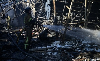 Mindestens drei Menschen bei russischem Raketenangriff auf Kiew getötet
