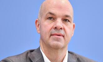 DIW-Präsident: Abschaffung der Rente mit 63 unverzichtbar