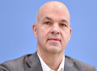 DIW-Präsident: Abschaffung der Rente mit 63 unverzichtbar