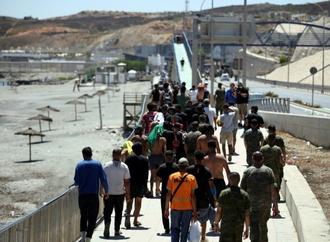 Marokko weist Verantwortung für Massenandrang von Migranten auf Ceuta zurück