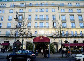 Luxushotel Adlon in Berlin soll verkauft werden