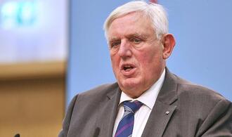 Laumann: Rentenreform vollständig umsetzen