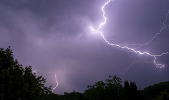 Frau fällt bei Gewitter im Bodensee von Motorboot: 65-Jährige bisher nicht gefunden