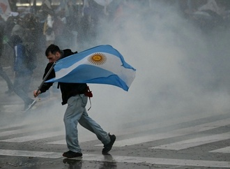 Argentinien: Polizei geht mit Tränengas und Gummigeschossen gegen Proteste vor