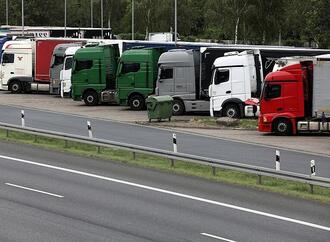 Zahl mautpflichtiger Lkw auf Autobahnen im Juli gestiegen