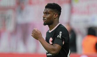Schalke holt Dina Ebimbe