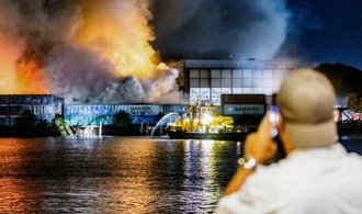 Brand in Recyclinganlage in Rotterdam