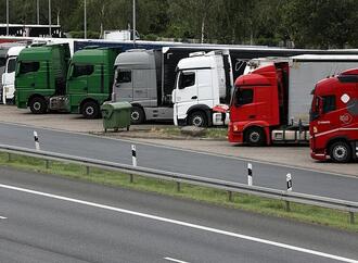 Grüne streiten über Lockerung des Lkw-Sonntagsfahrverbots