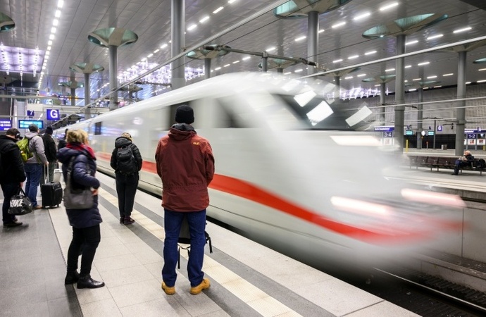 Bericht: Trotz Sanierung nur jeder vierte Zug zwischen Hamburg und Berlin pünktlich