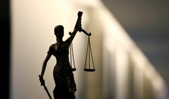 Mädchen über das Internet missbraucht: Sieben Jahre Haft für Mann in Bayern