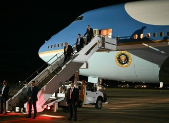 US-Medien: Trump wechselte nach Nato-Gipfel heimlich das Flugzeug in Catering-Fahrzeug