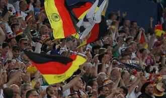 DFB führt Stehplätze bei Länderspielen ein