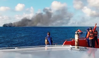 Mehr als 100 Passagiere vor erneutem Brand auf Fähre in Indonesien gerettet