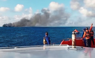 Mehr als 100 Passagiere vor erneutem Brand auf Fähre in Indonesien gerettet
