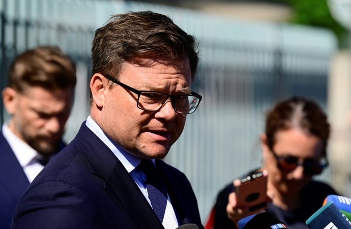 Umweltminister Schneider gegen Vertiefung von Flüssen wegen Niedrigwassers
