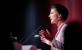 Wagenknecht weist Höckes Angebot zurück - und fordert ihn zu TV-Duell auf