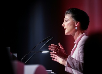 Wagenknecht weist Höckes Angebot zurück - und fordert ihn zu TV-Duell auf