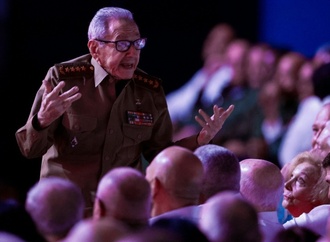 Raúl Castro zeigt sich bei Gedenken an Bruder Fidel erstmals seit Monaten öffentlich