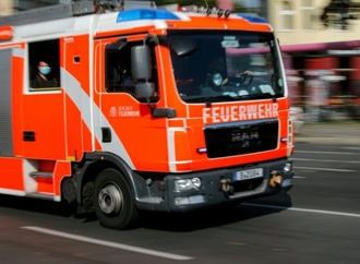 Mehrere Verletzte bei Hochhausbrand in Berlin - dramatische Evakuierung