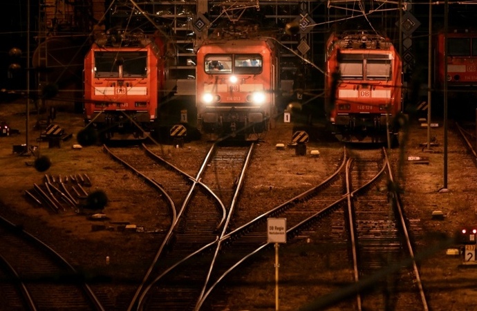 Niedrigwasser: Deutsche Bahn will alte Güterwaggons wieder in Betrieb nehmen