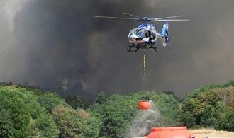 Merz telefoniert mit Landrat von Waldbrandgebiet in NRW