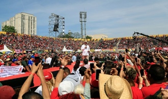 Lula und Flavio Bolsonaro umwerben bei Wahlkampfauftakt Brasiliens weibliche Wählerschaft