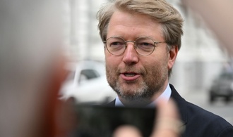 Zwei Verfahren: Russische Justiz befasst sich erneut mit Anti-Kriegs-Partei Jabloko