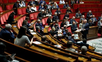 Umstrittenes Sterbehilfe-Gesetz in Frankreich in Kraft gesetzt