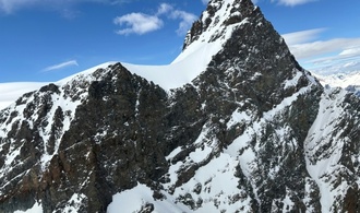 Abtauender Gletscher in der Schweiz gibt Leichen zweier vermisster Bergsteiger frei