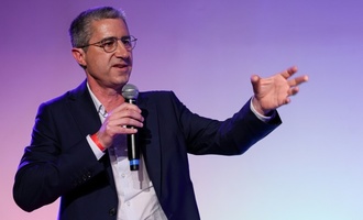 Per Anhalter: Französischer Präsidentschaftskandidat trifft Wähler