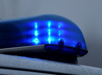 58-Jähriger soll in Bayern Polizisten mit Auto angefahren haben - Festnahme