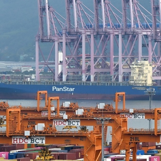 Südkorea schickt erstes Containerschiff durch die Arktis