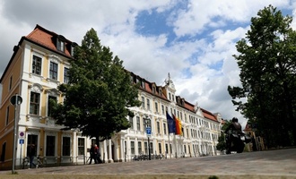 Gegen Rassismus und für Demokratie: Migranten in Sachsen-Anhalt schließen Geschäfte